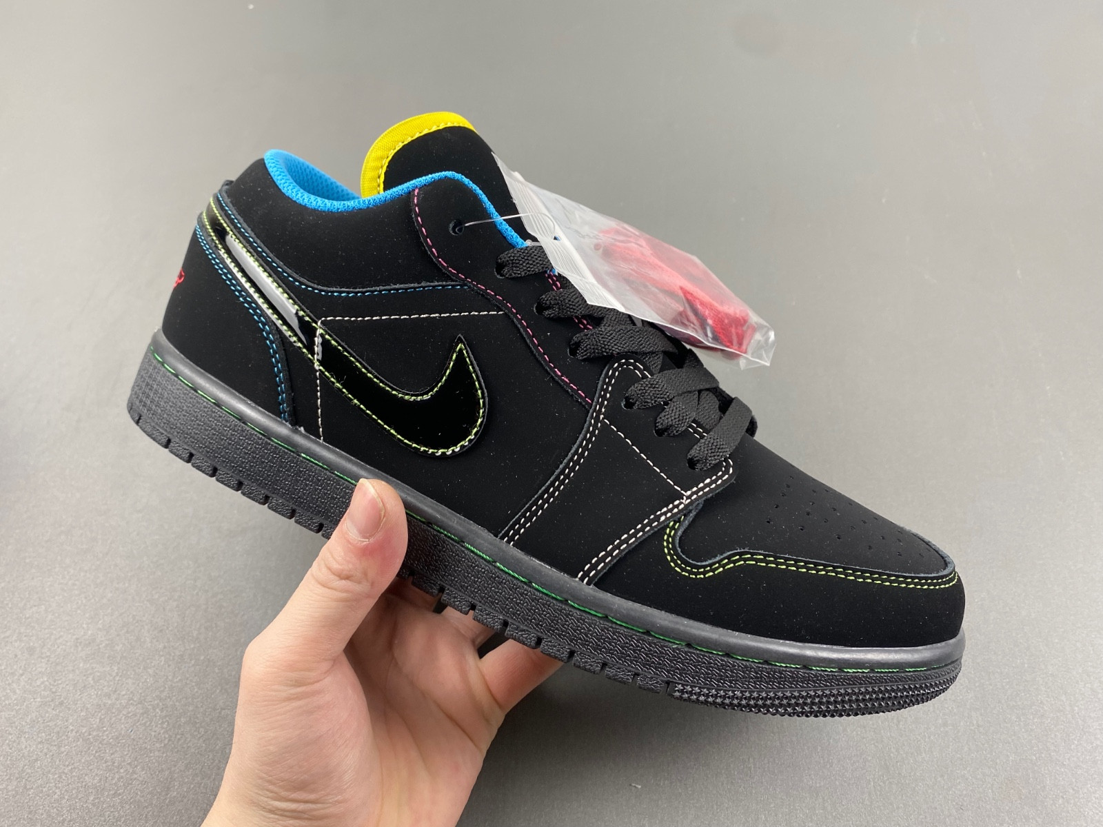AIR JORDAN 1 PHAT LOW 