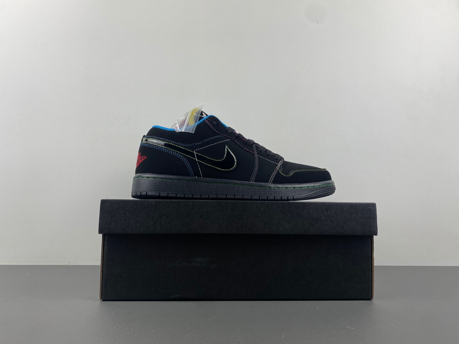 AIR JORDAN 1 PHAT LOW 