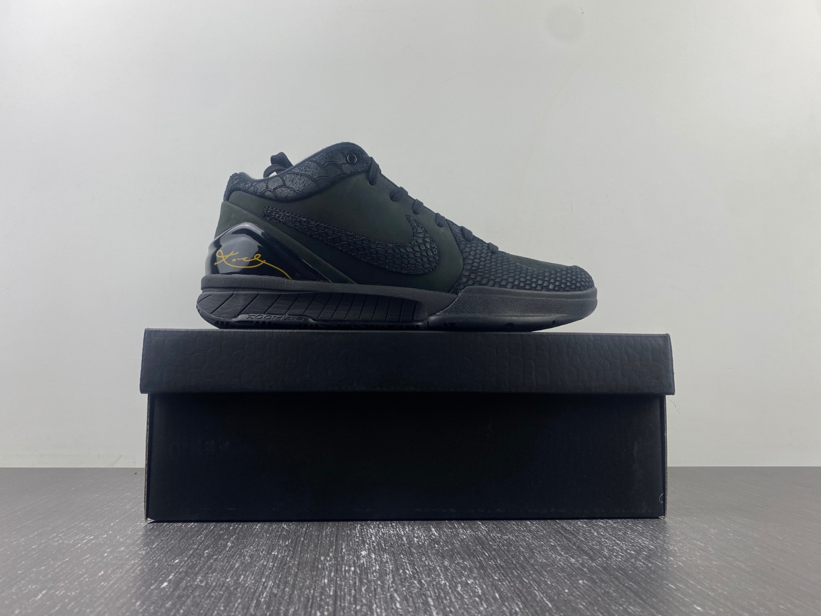 Nike Kobe 4 Protro Gift of Mamba Men