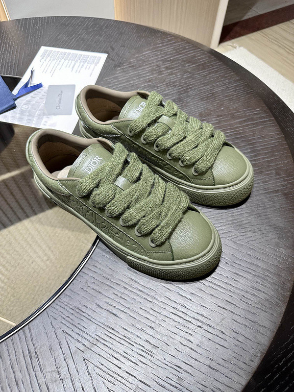 DR B33 SNEAKER