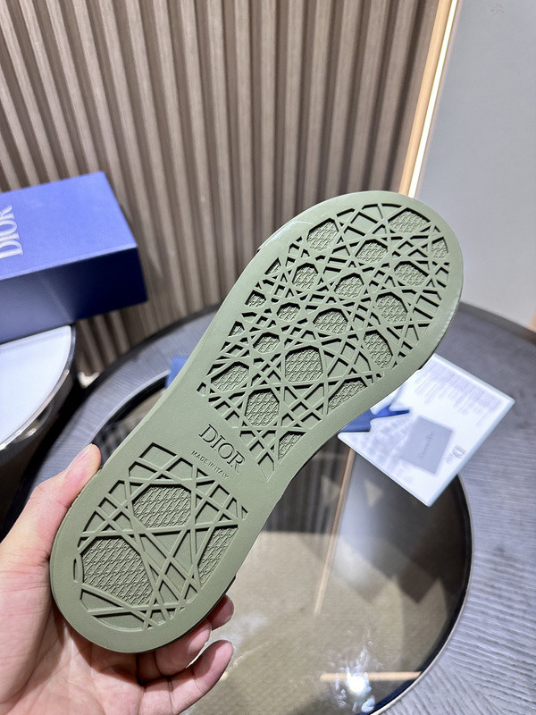 DR B33 SNEAKER