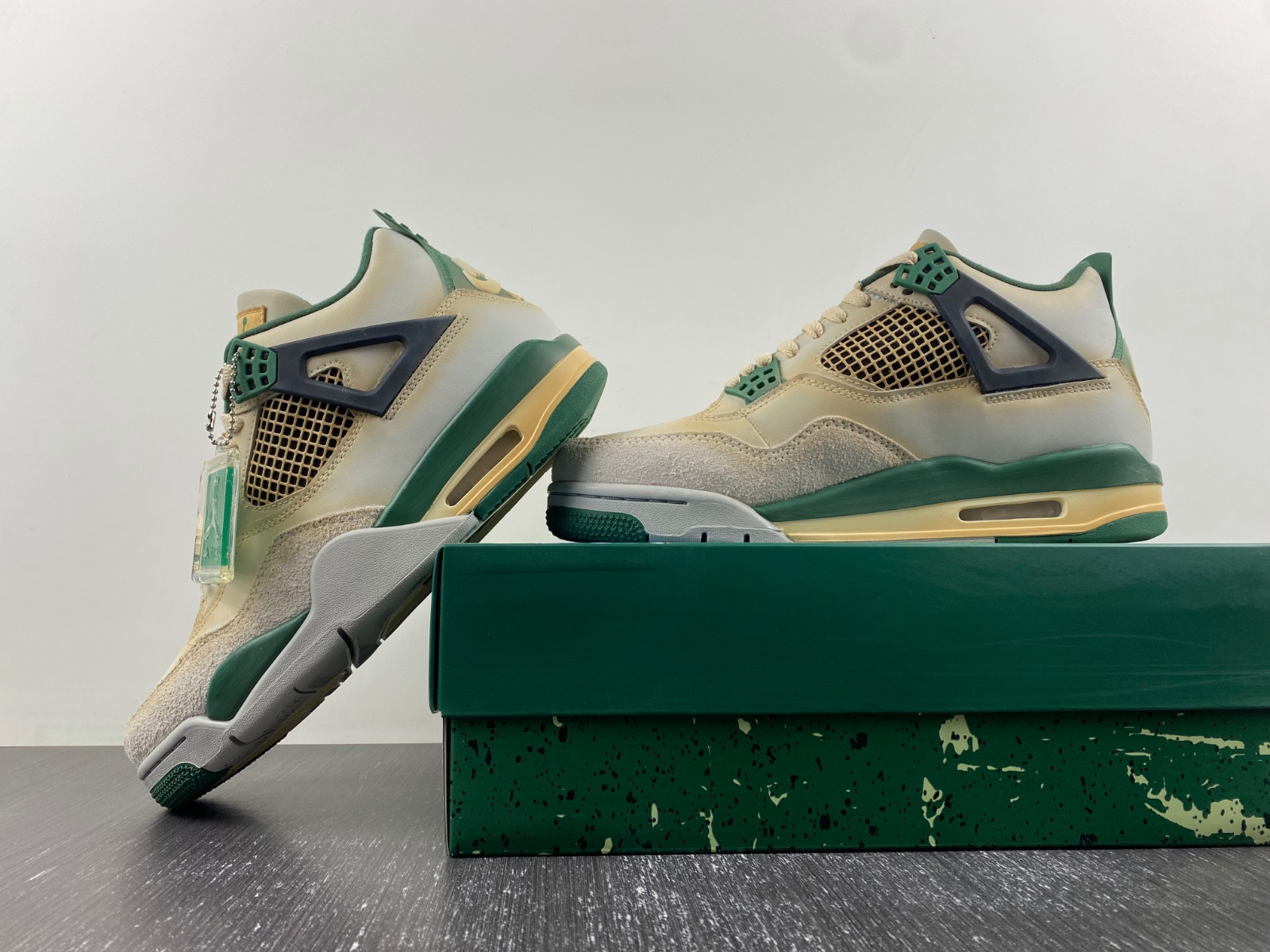 Nike Air Jordan 4 OG