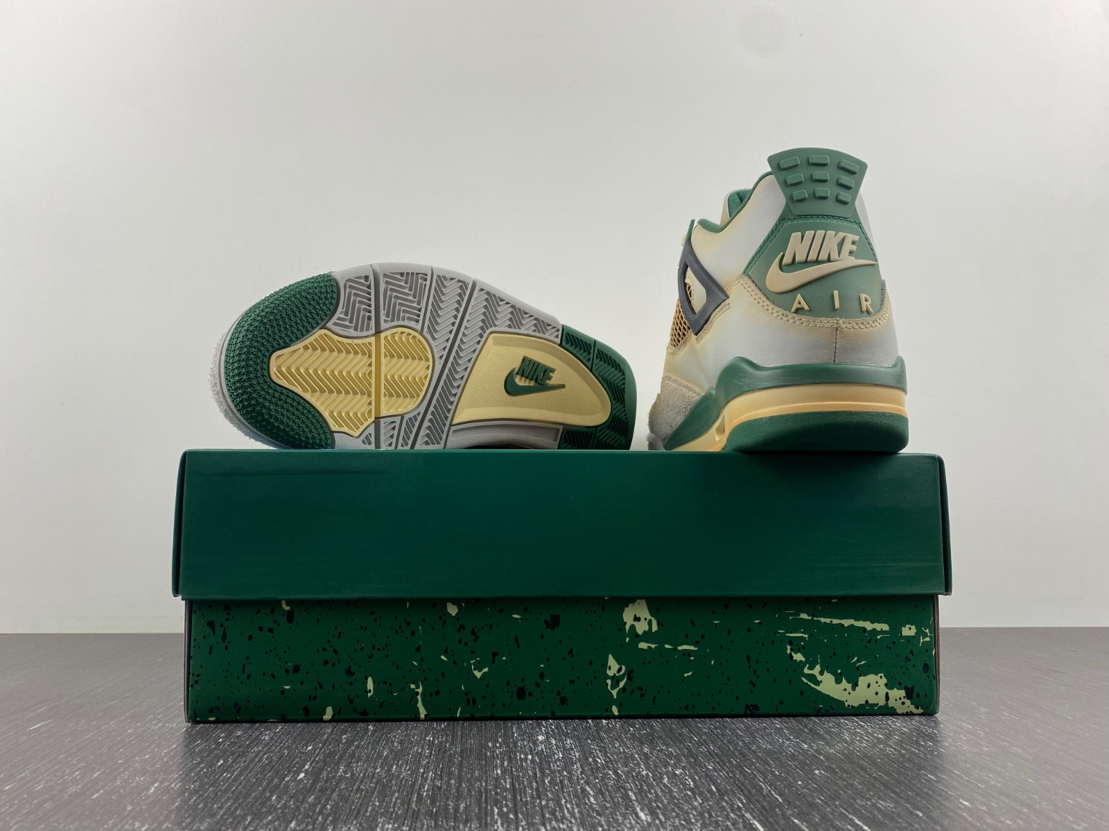 Nike Air Jordan 4 OG