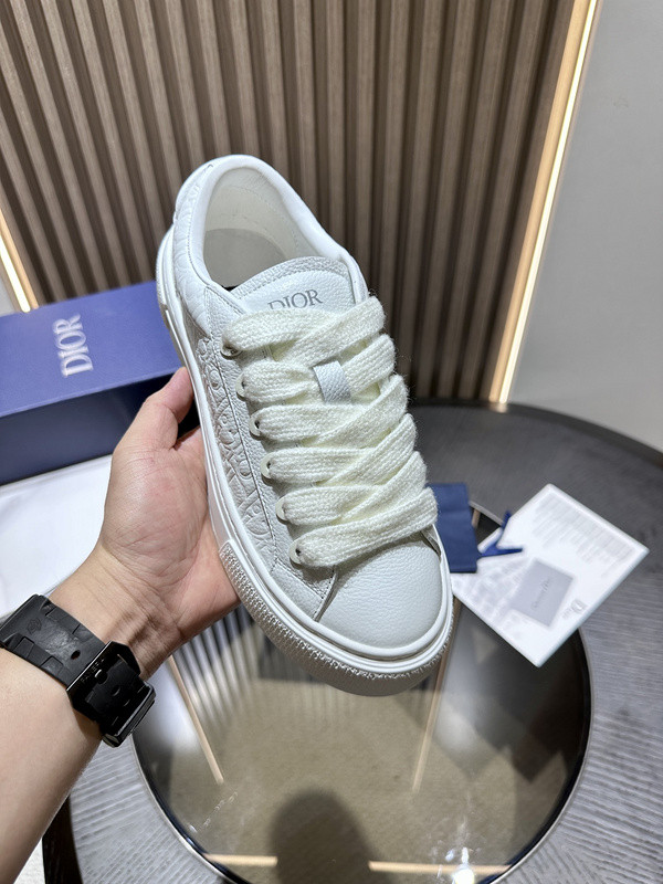 DR B33 SNEAKER