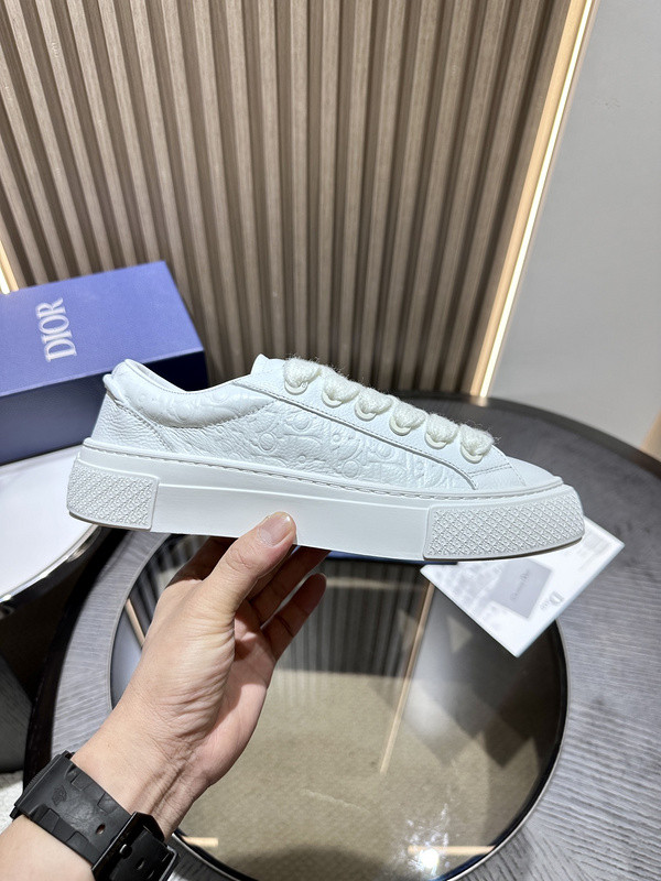 DR B33 SNEAKER