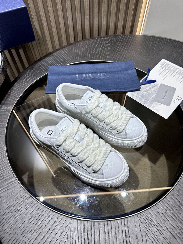 DR B33 SNEAKER
