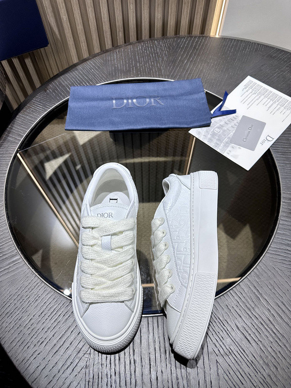 DR B33 SNEAKER