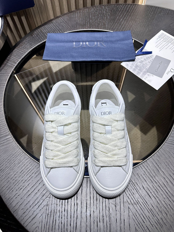 DR B33 SNEAKER