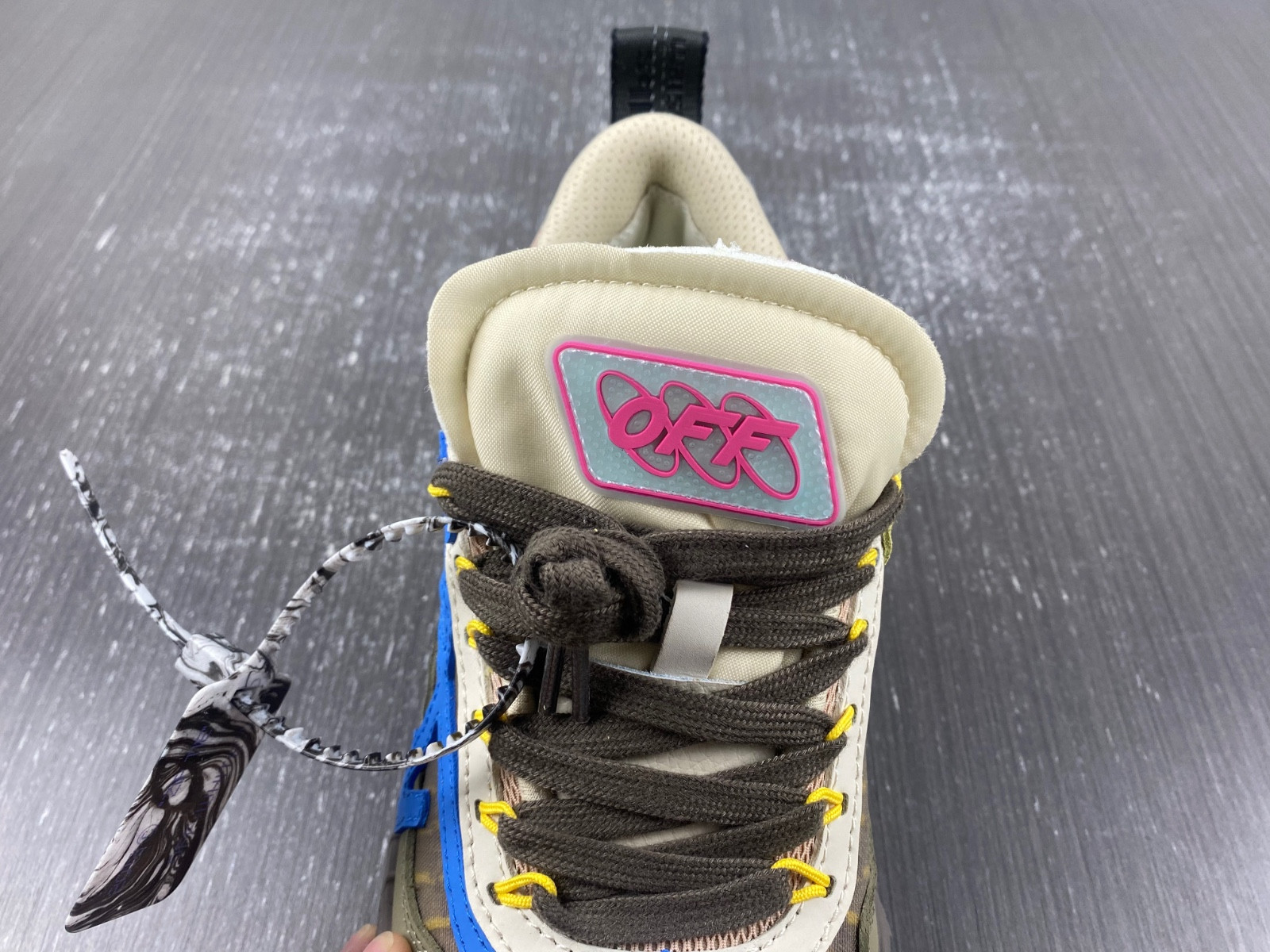OW C/O ODSY-1000 SPORTS SHOES