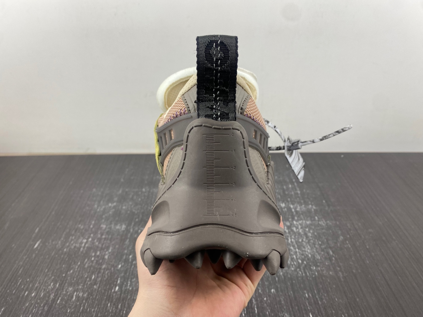 OW C/O ODSY-1000 SPORTS SHOES