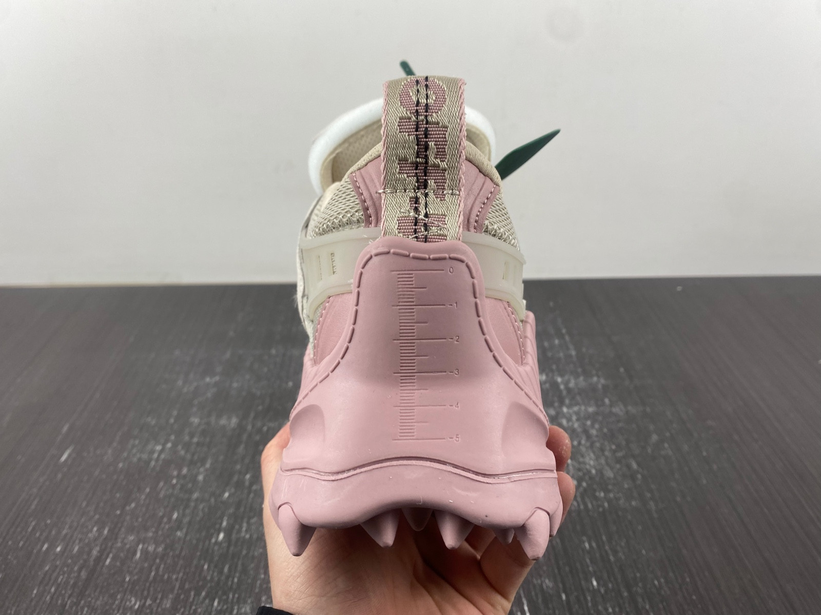 OW C/O ODSY-1000 SPORTS SHOES