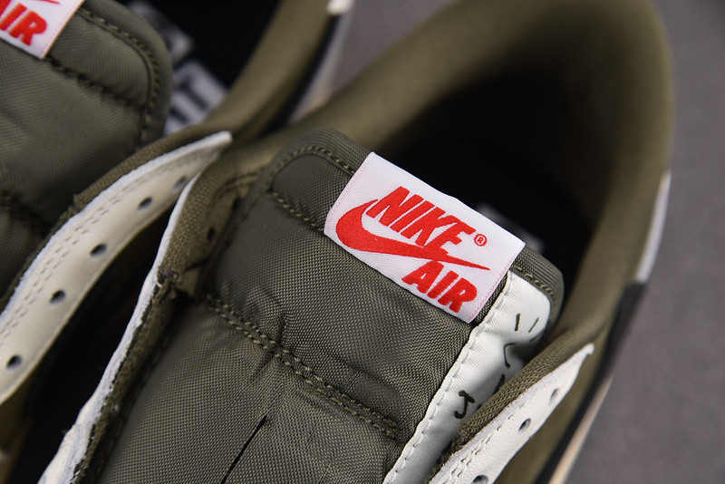 Travis Scott x Air Jordan 1 Low OG