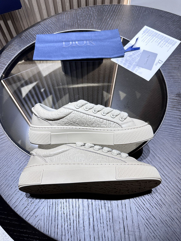 DR B33 SNEAKER