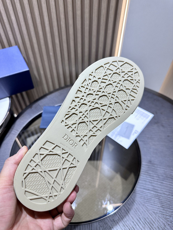 DR B33 SNEAKER