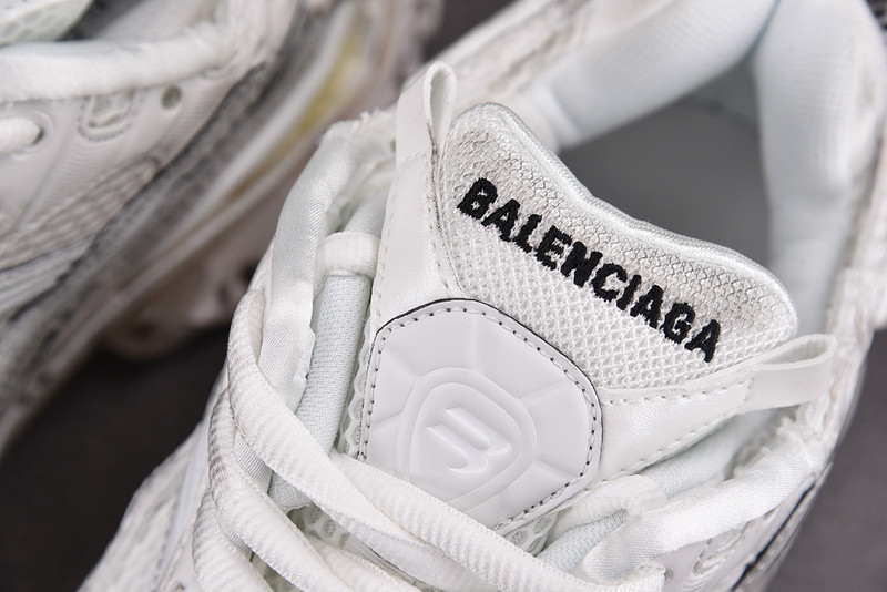 Ba*len*cia*ga runner 656065-w3ra9-9001 (it’s not the same as the previous one!)