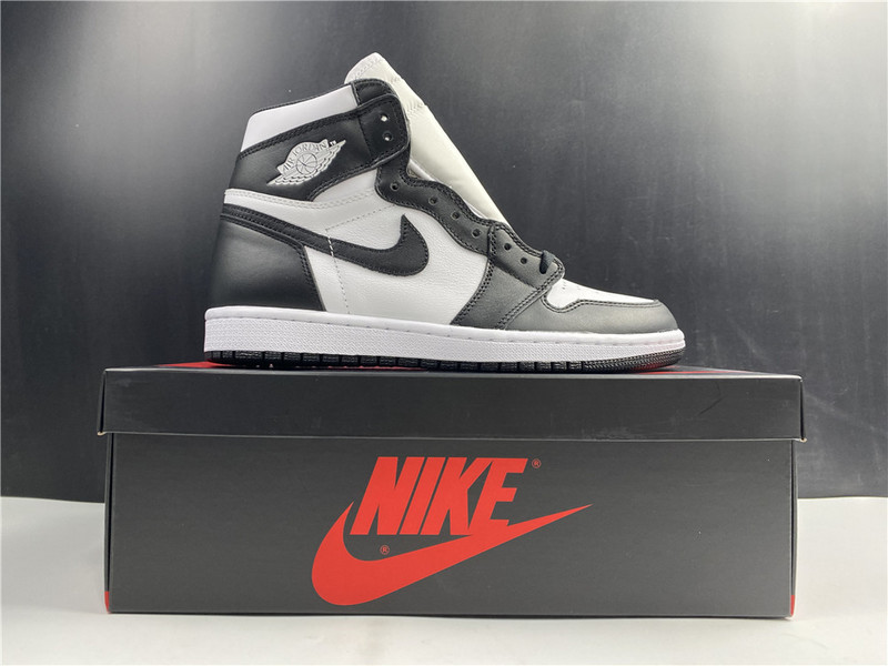 Air Jordan 1 Retro High OG 555088-010