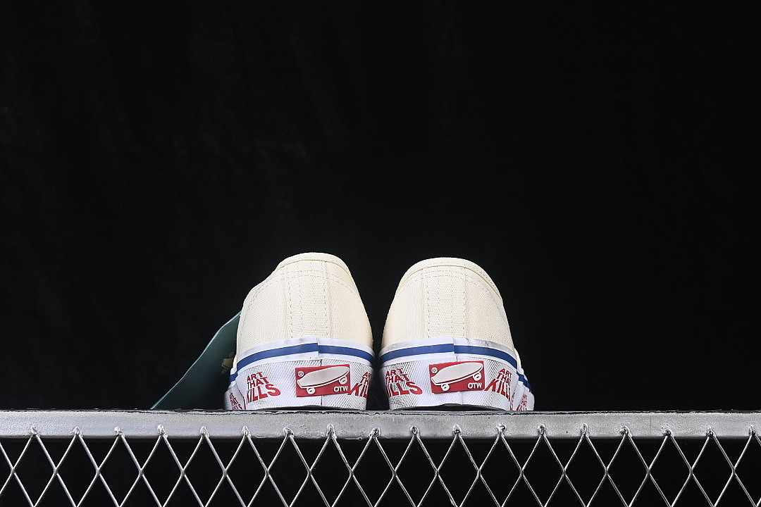 Vans Authentic Reissue 44 Gallery Dept. Art That Kills