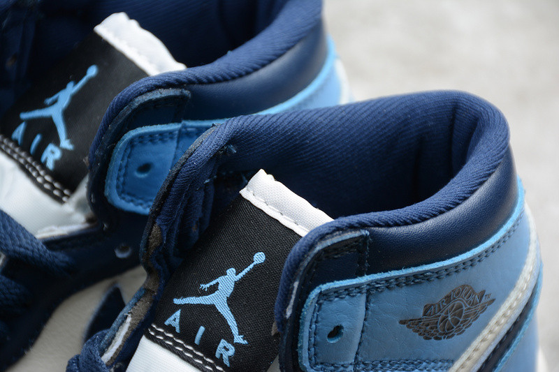 AIR JORDAN 1 MID GS 555088-140