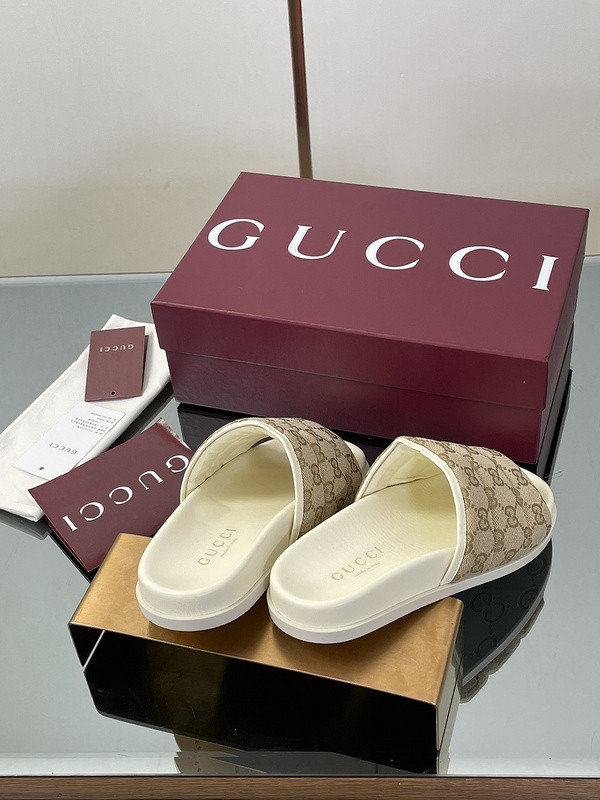 GUC LEATHER SLIDE