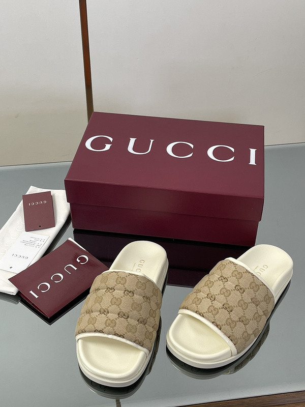 GUC LEATHER SLIDE