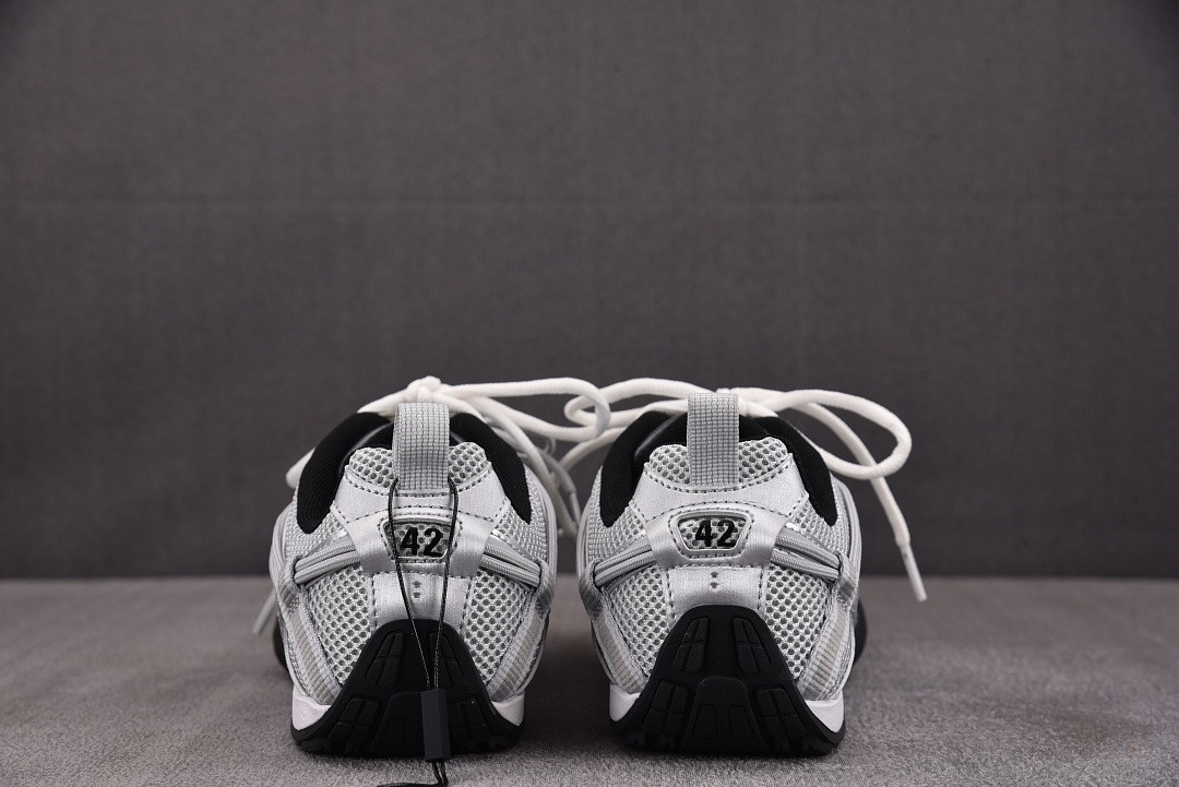 Ba1en*iaga Radar Gradient Lines sneakers