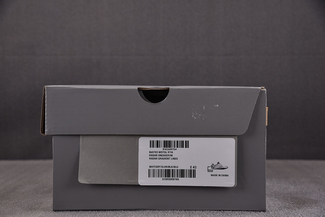Ba1en*iaga Radar Gradient Lines sneakers