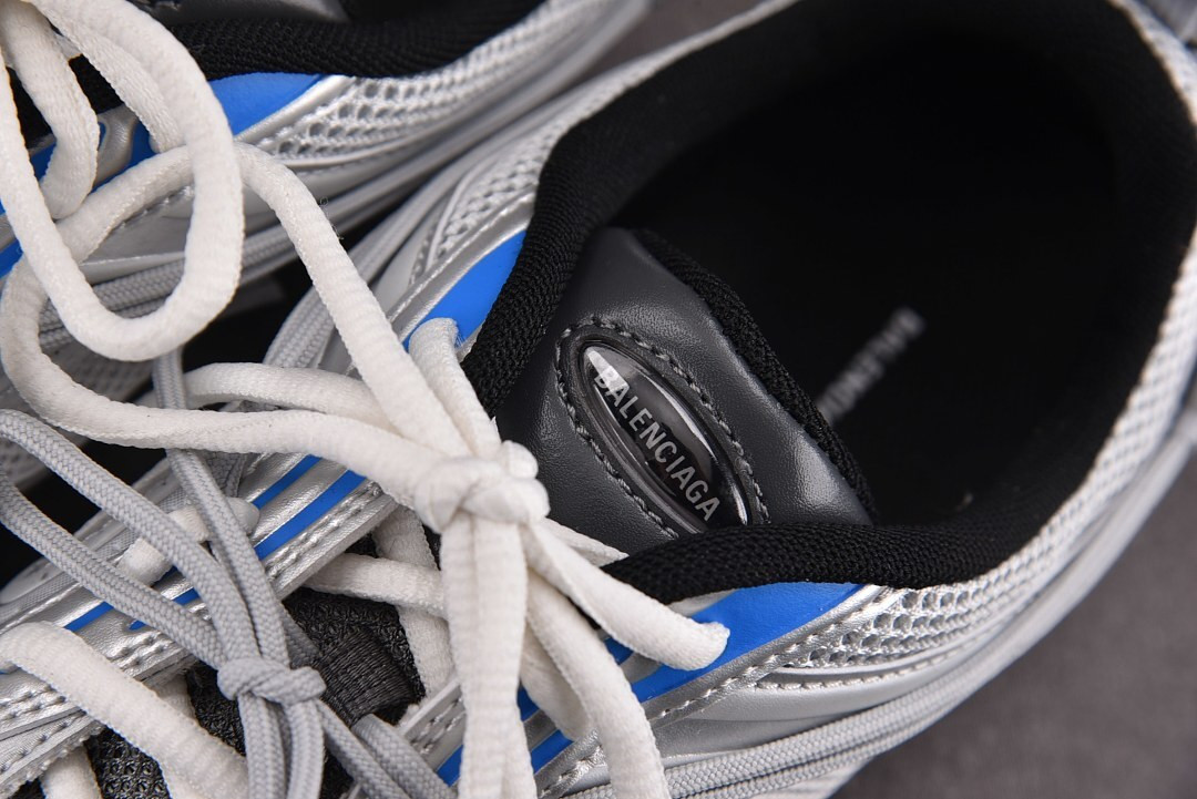 Ba1en*iaga Radar Gradient Lines sneakers