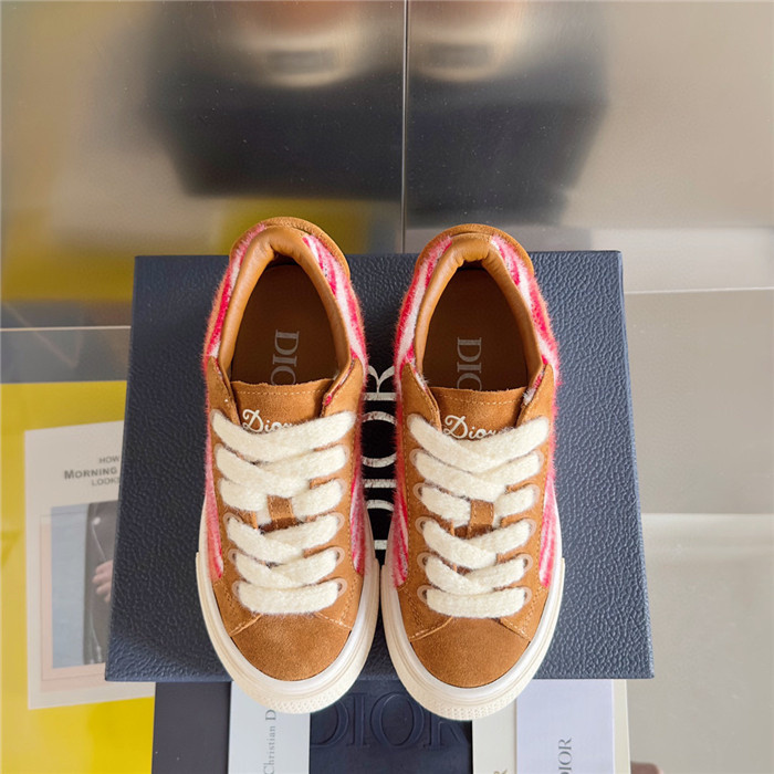DR B33 SNEAKER