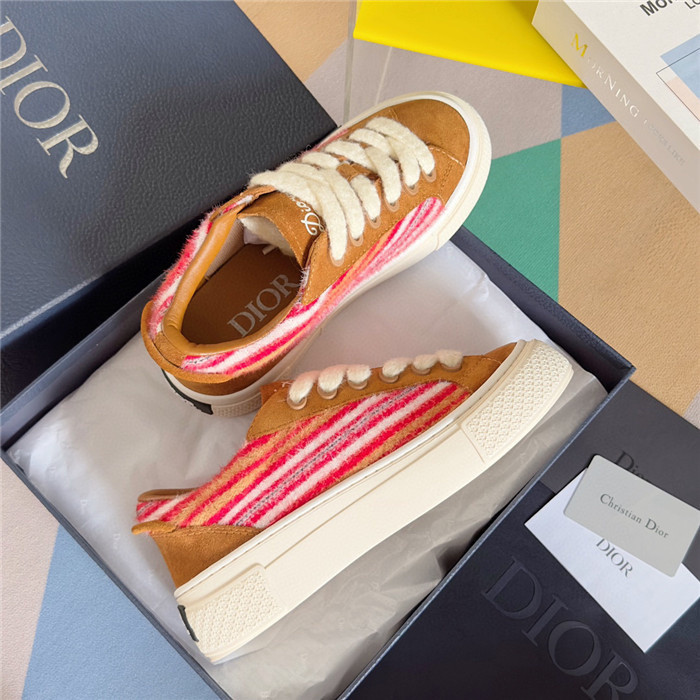 DR B33 SNEAKER