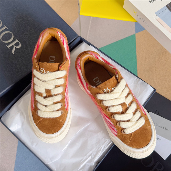 DR B33 SNEAKER