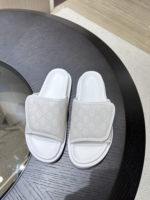 GUC LEATHER SLIDE