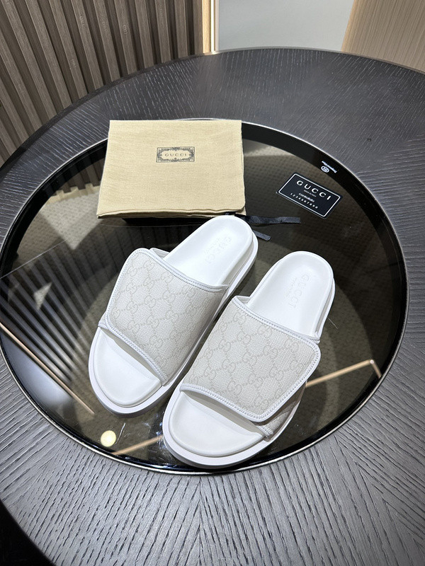 GUC LEATHER SLIDE