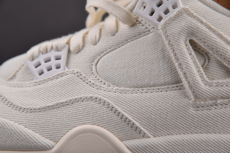 JORDAN 4 RETRO LEVI