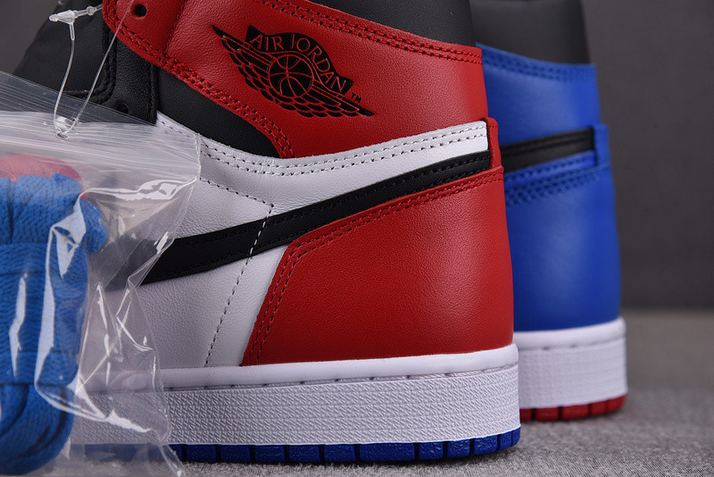 AIR JORDAN 1 RETRO HIGH OG TOP 3 555088-026