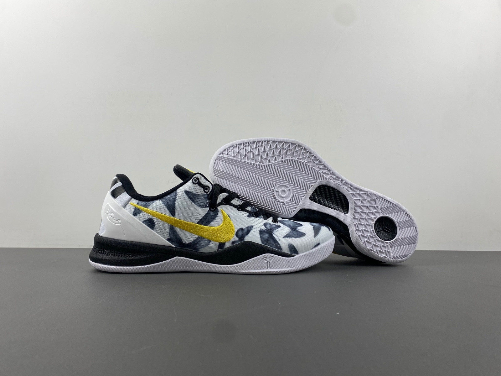 Nike Kobe 8 Protro White Metallic Gold FV6325-100