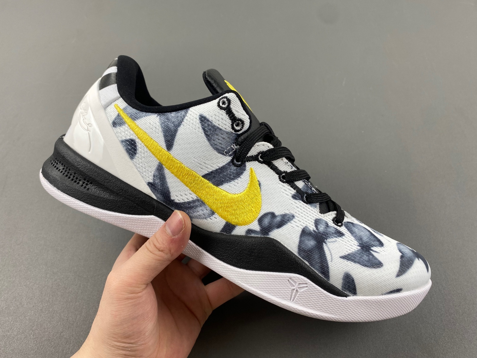 Nike Kobe 8 Protro White Metallic Gold FV6325-100