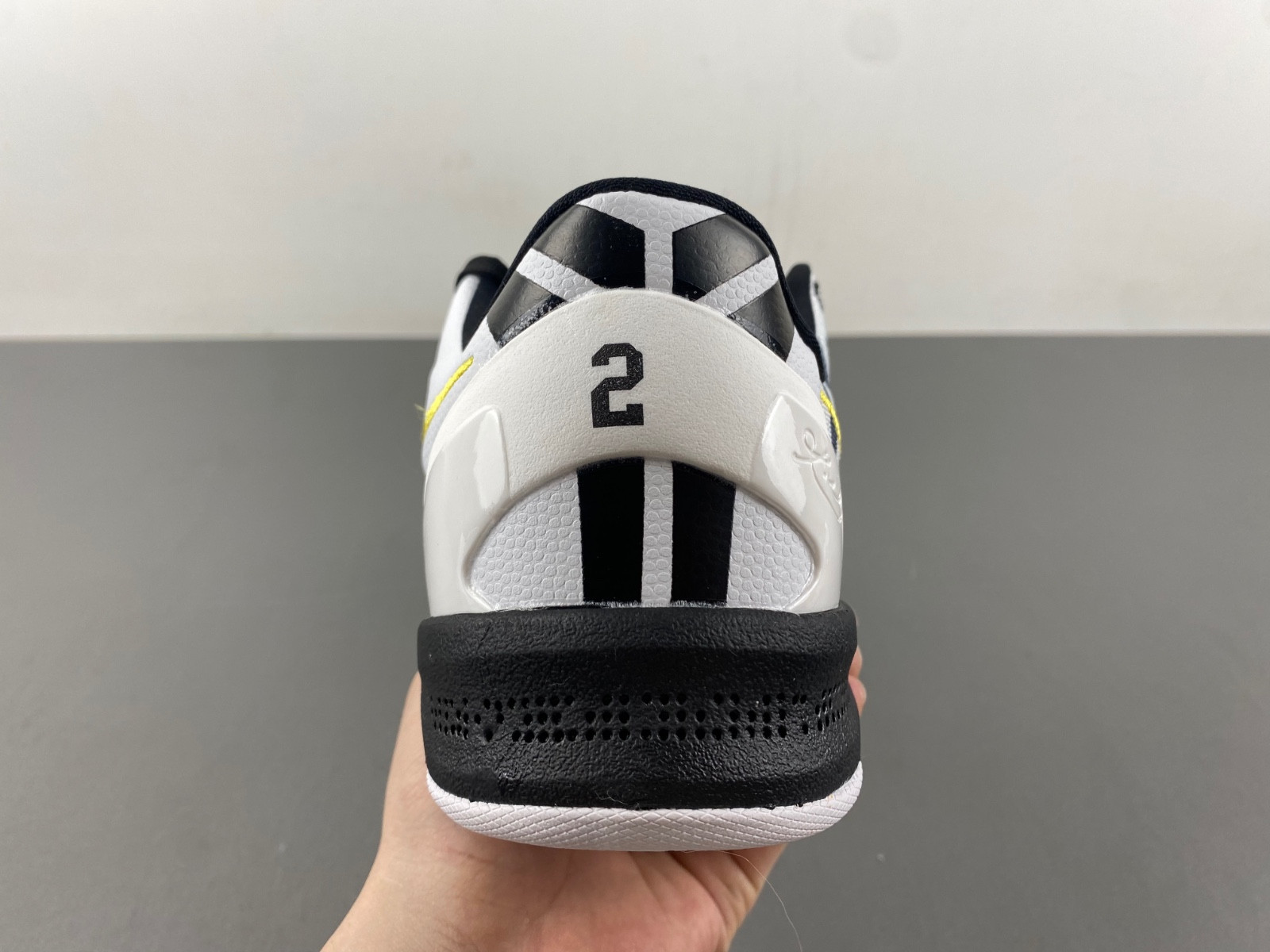 Nike Kobe 8 Protro White Metallic Gold FV6325-100