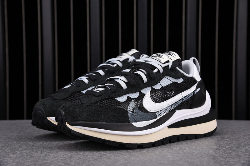 Sacai x Nike Pegasua Vaporfly Black White CV1363-001