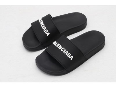 Ba*len*cia*ga black slides
