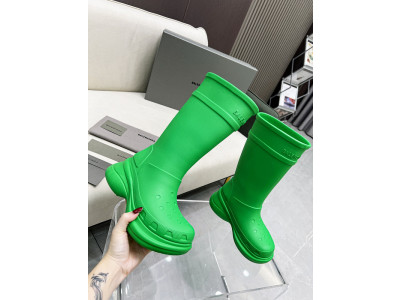 Ba*len*cia*ga x crocs boot green