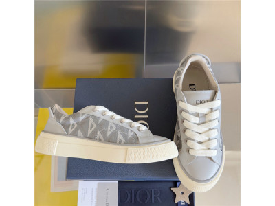 DR B33 SNEAKER