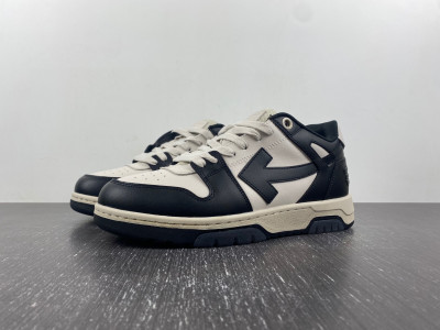 Off-White c/o Virgil Abloh