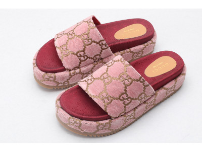 GUC LEATHER SLIDE